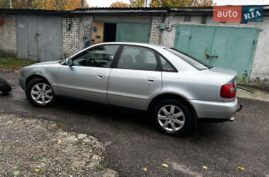 Седан Audi A4 1999 в 