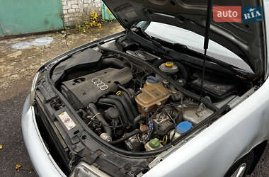 Седан Audi A4 1999 в 