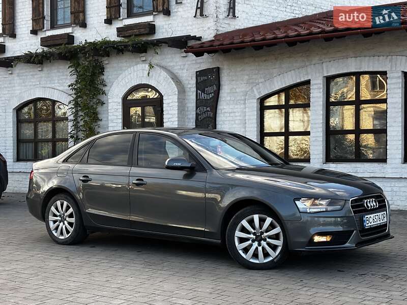 Седан Audi A4 2013 в Красилові