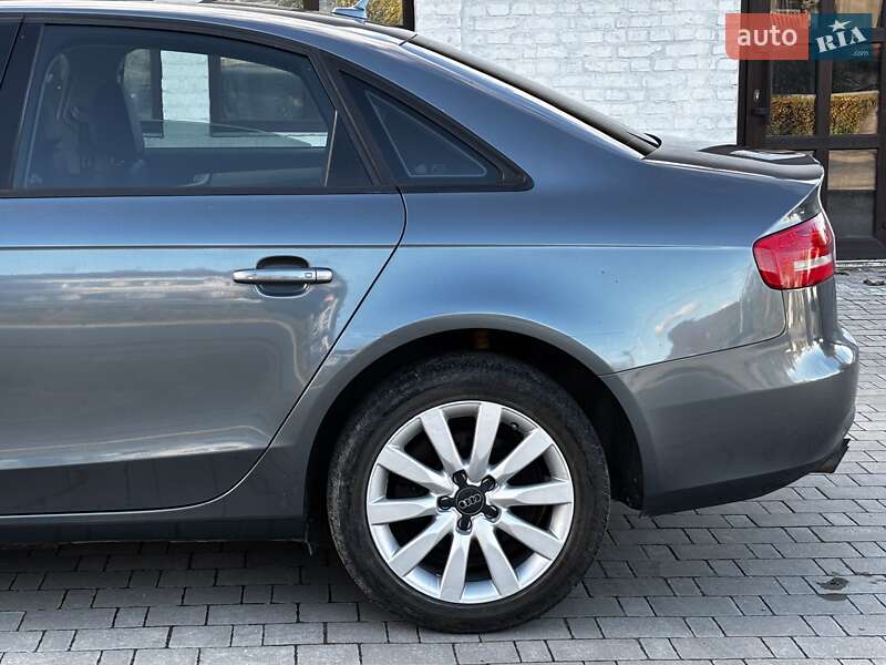 Седан Audi A4 2013 в Красилові