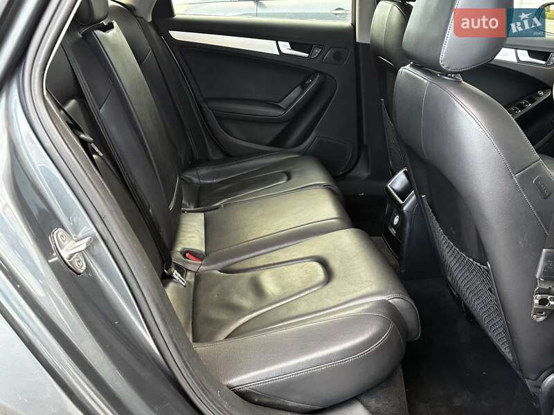 Седан Audi A4 2013 в Красилові