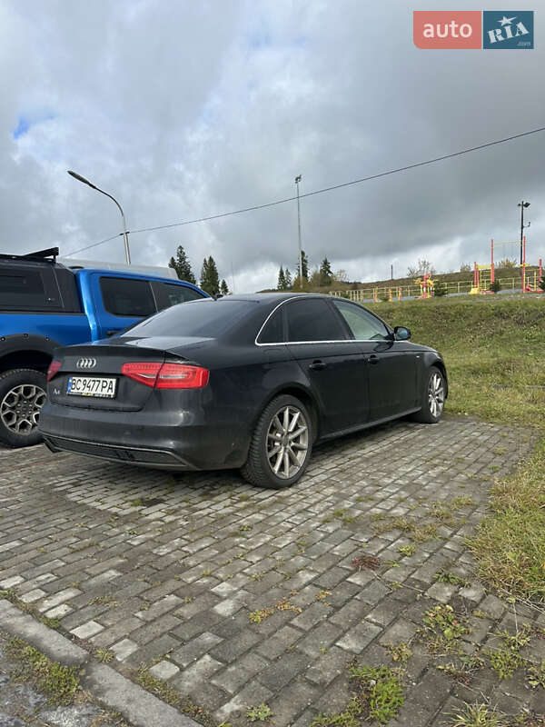 Седан Audi A4 2015 в Турці
