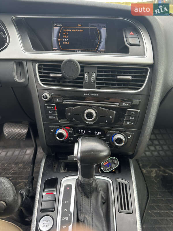 Седан Audi A4 2015 в Турці