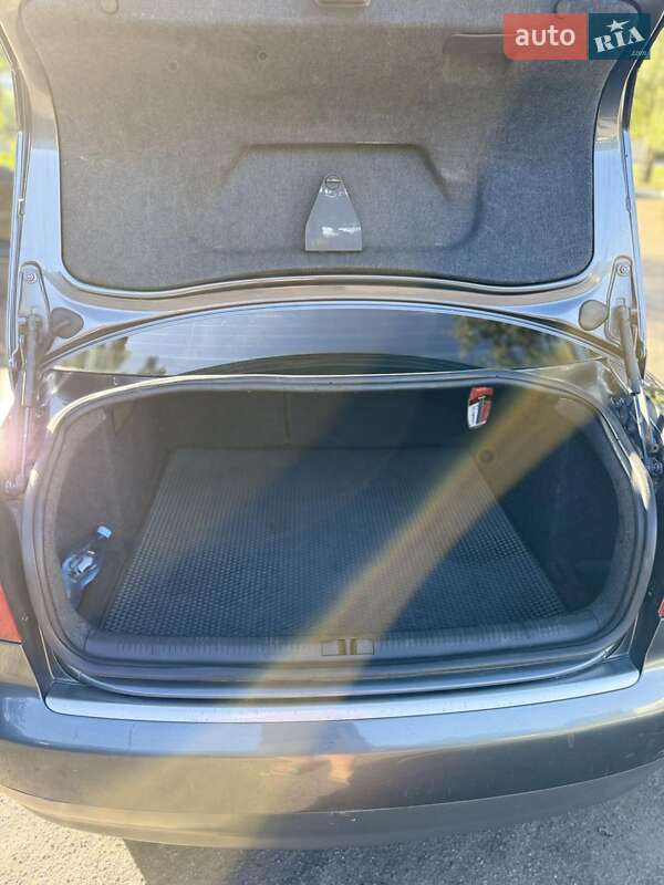 Седан Audi A4 2001 в Яготині