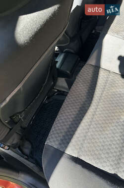 Седан Audi A4 1995 в  фото 6 Седан Audi A4 1995 в