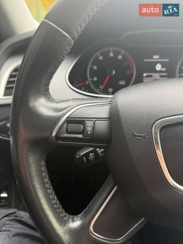 Седан Audi A4 2012 в Харькове
