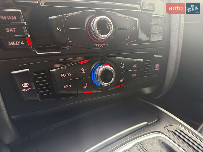 Седан Audi A4 2012 в Харькове