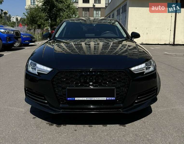 Седан Audi A4 2017 в 