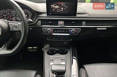 Седан Audi A4 2017 в 