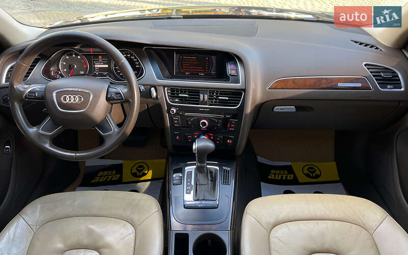 Седан Audi A4 2012 в Львове