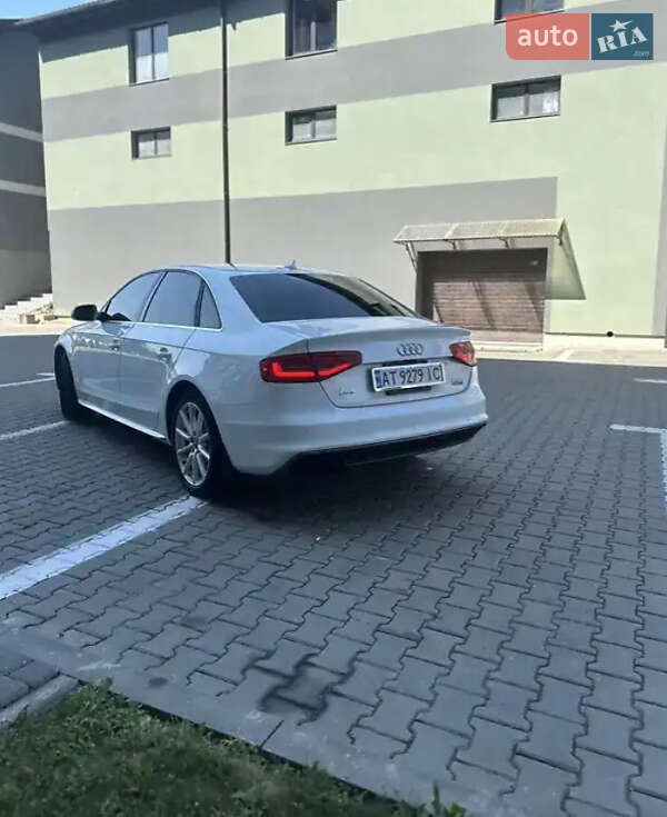 Седан Audi A4 2015 в Львове