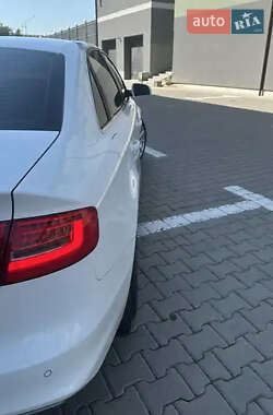 Седан Audi A4 2015 в 