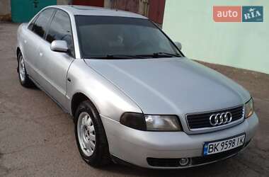Седан Audi A4 1999 в 