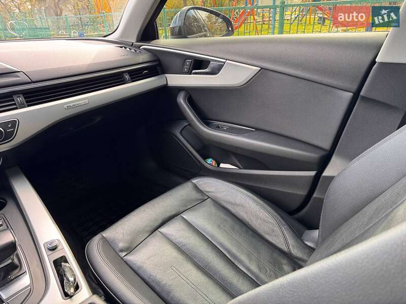 Седан Audi A4 2016 в Стрые