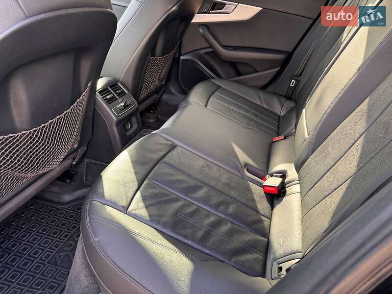 Седан Audi A4 2016 в Стрые