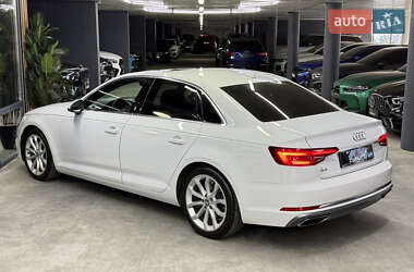 Седан Audi A4 2018 в 