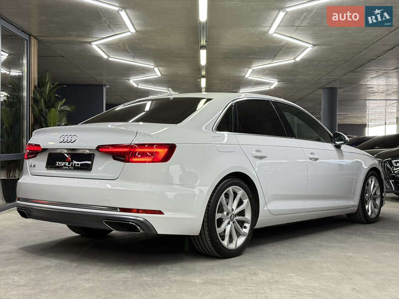 Седан Audi A4 2018 в Одессе