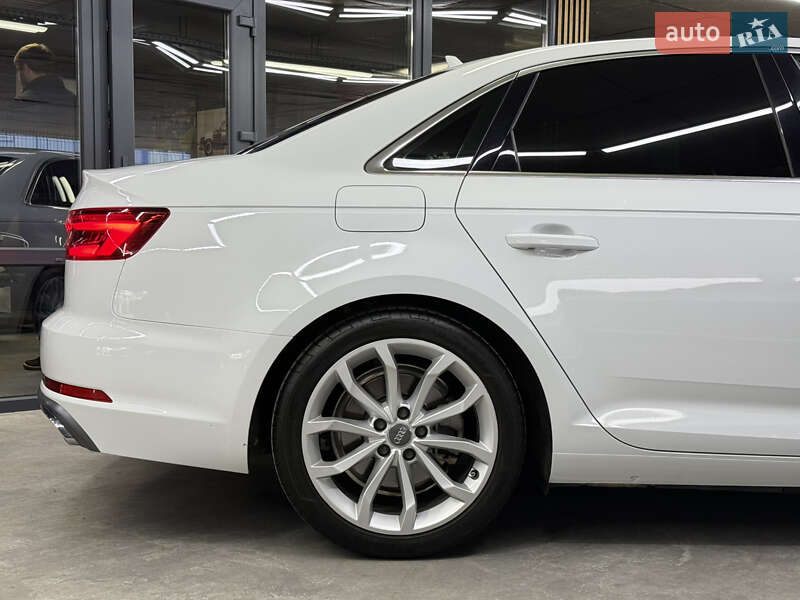 Седан Audi A4 2018 в Одессе