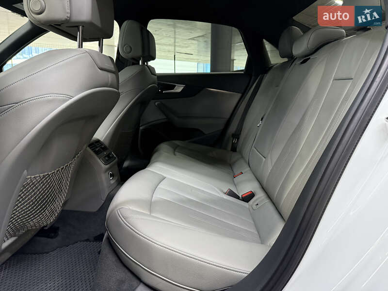 Седан Audi A4 2018 в Одессе