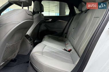 Седан Audi A4 2018 в 
