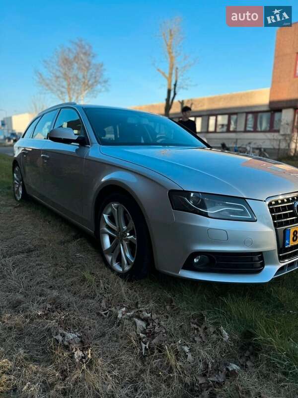 Универсал Audi A4 2010 в Киеве