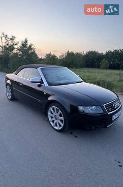 Кабриолет Audi A4 2004 в 