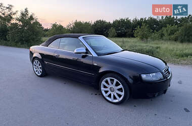 Кабриолет Audi A4 2004 в 