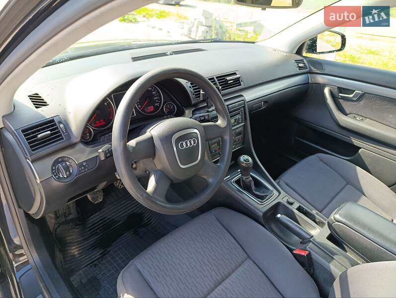 Седан Audi A4 2004 в Львове