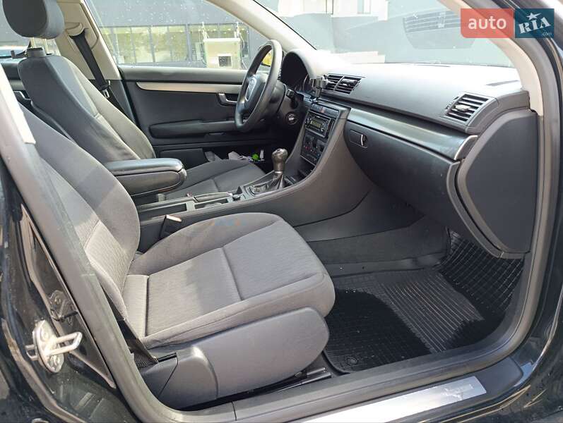 Седан Audi A4 2004 в Львове