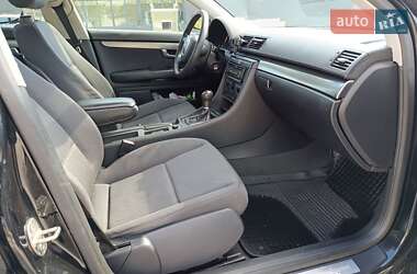 Седан Audi A4 2004 в  фото 4 Седан Audi A4 2004 в