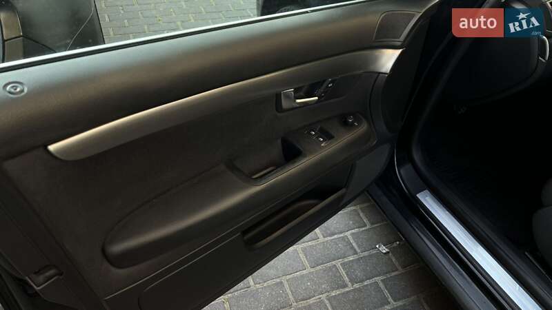 Седан Audi A4 2004 в Львове