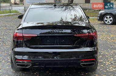 Седан Audi A4 2022 в 