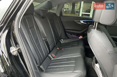 Седан Audi A4 2022 в 