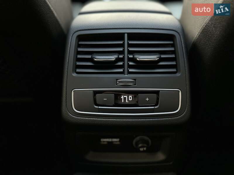 Седан Audi A4 2022 в Киеве