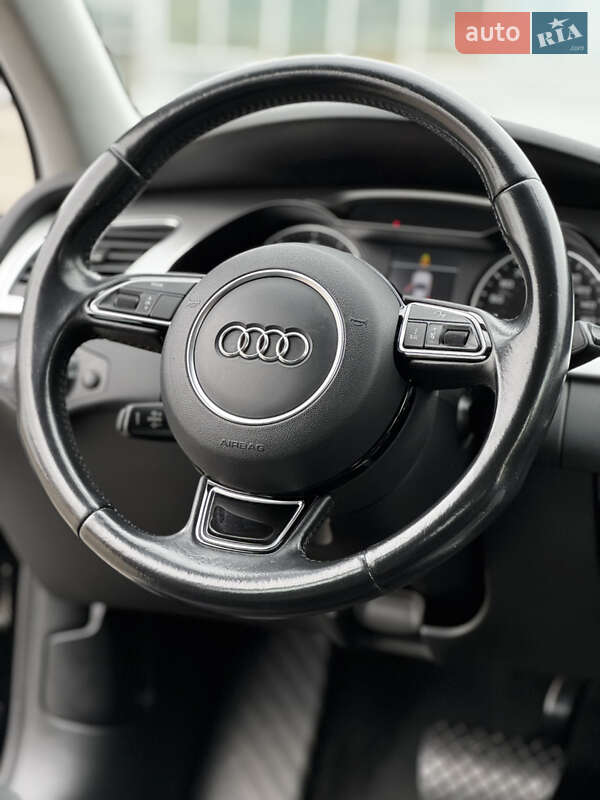 Седан Audi A4 2015 в Киеве