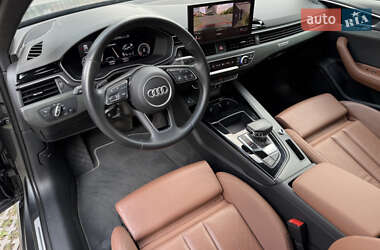 Седан Audi A4 2021 в 