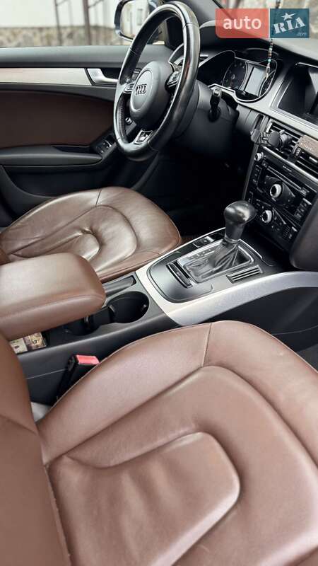 Седан Audi A4 2012 в Солонке