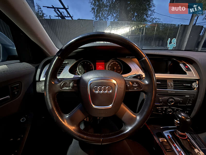 Седан Audi A4 2009 в Ивано-Франковске