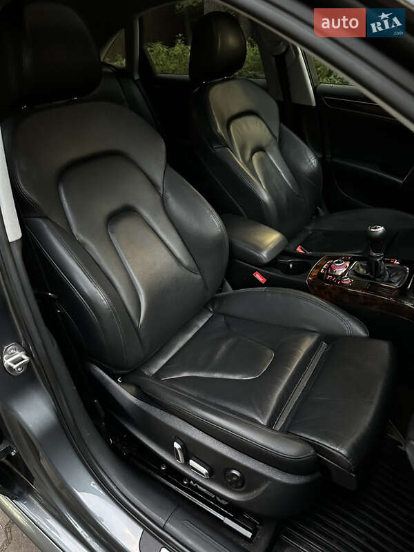 Седан Audi A4 2013 в Новояворівську