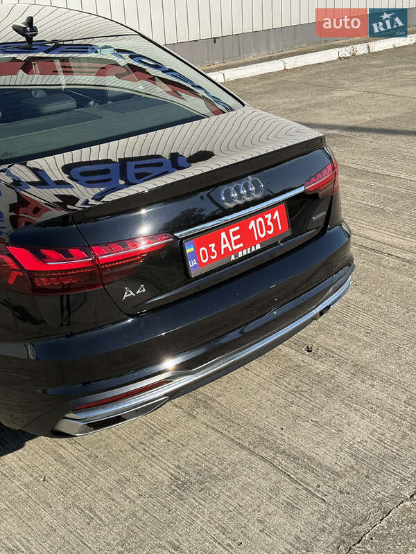 Седан Audi A4 2021 в Чернівцях