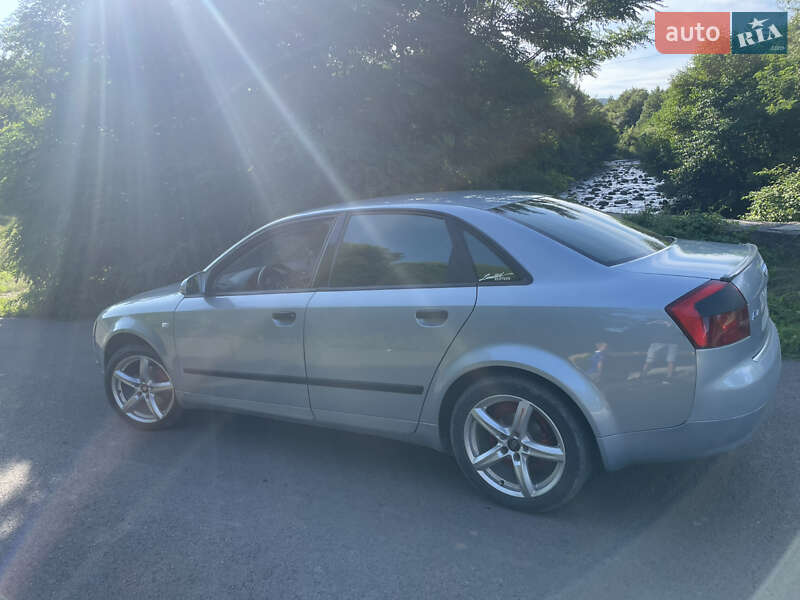 Седан Audi A4 2001 в Киеве