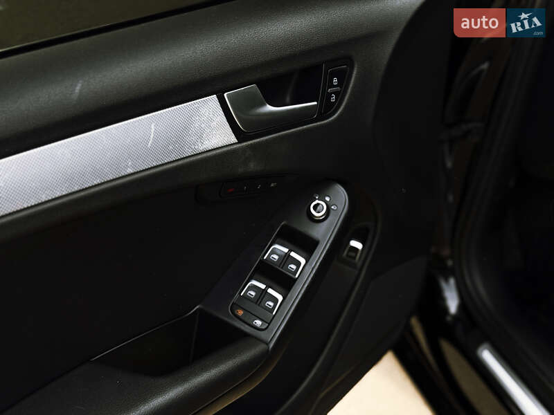 Седан Audi A4 2013 в Киеве