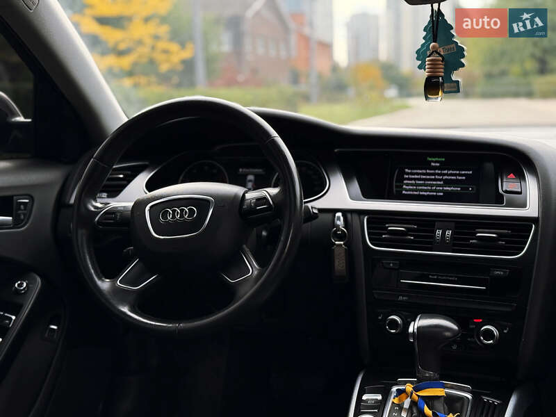 Седан Audi A4 2013 в Киеве