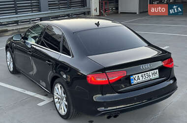 Седан Audi A4 2015 в 