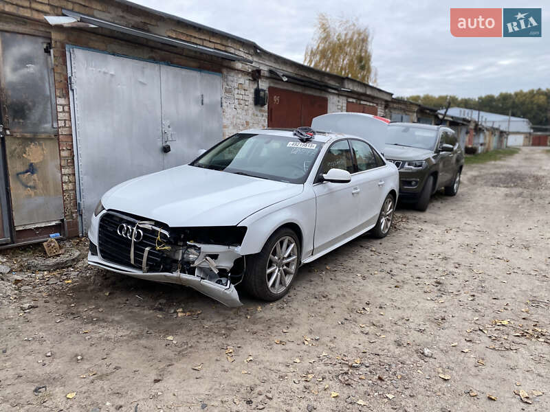 Седан Audi A4 2015 в Киеве