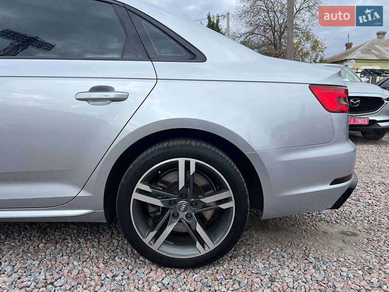 Седан Audi A4 2015 в Полтаві