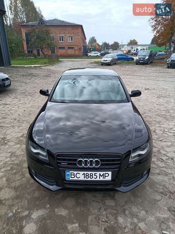 Седан Audi A4 2010 в  фото Седан Audi A4 2010 в