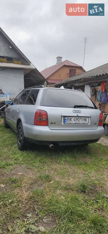 Універсал Audi A4 1996 в Рівному