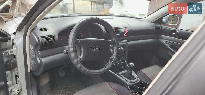 Універсал Audi A4 1996 в Рівному