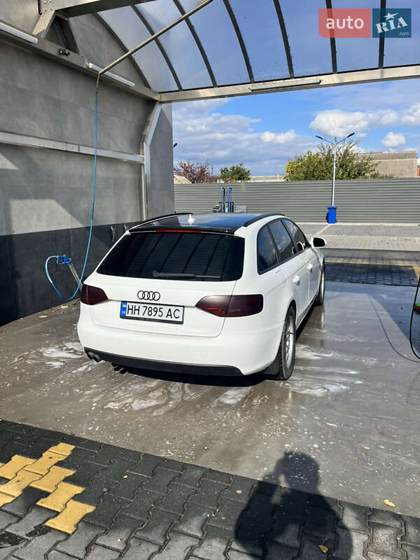 Универсал Audi A4 2009 в Веселинове